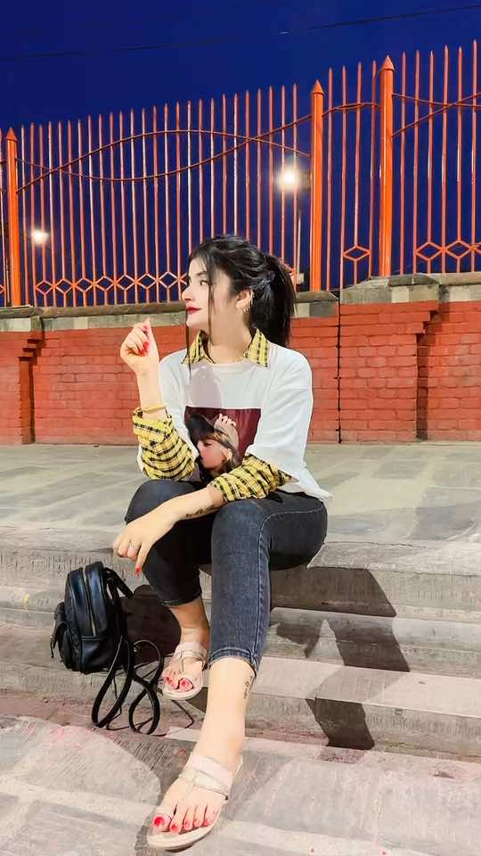 @KayaPaudyal10💔🖤