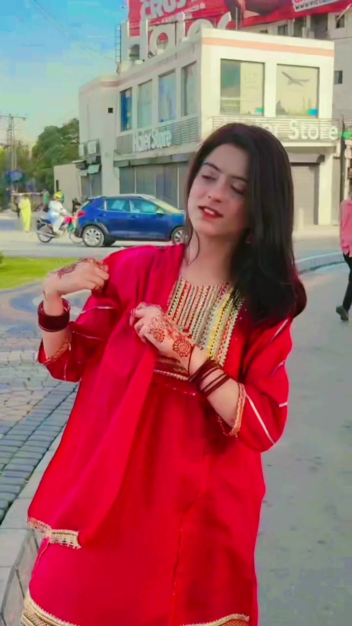 @Laibaarishofficial