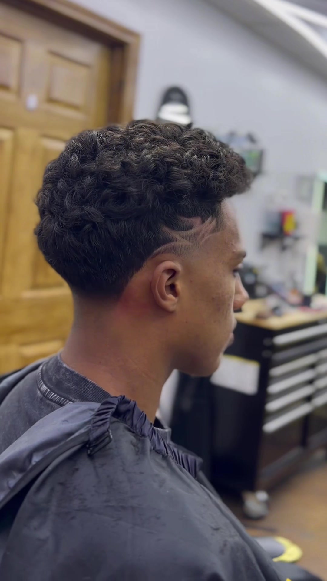 @Jisai Barber