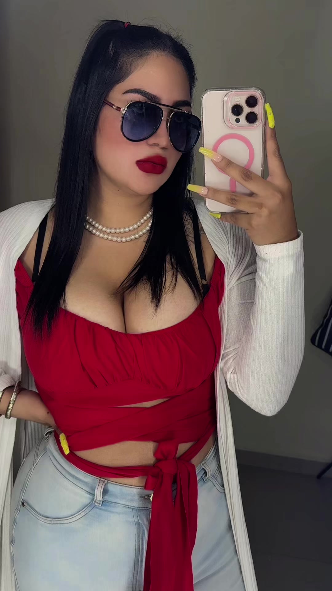 @Esmee Almaraz
