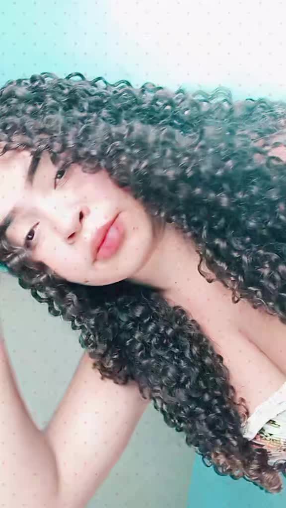 @𝙰𝚗𝚊𝚑🎀