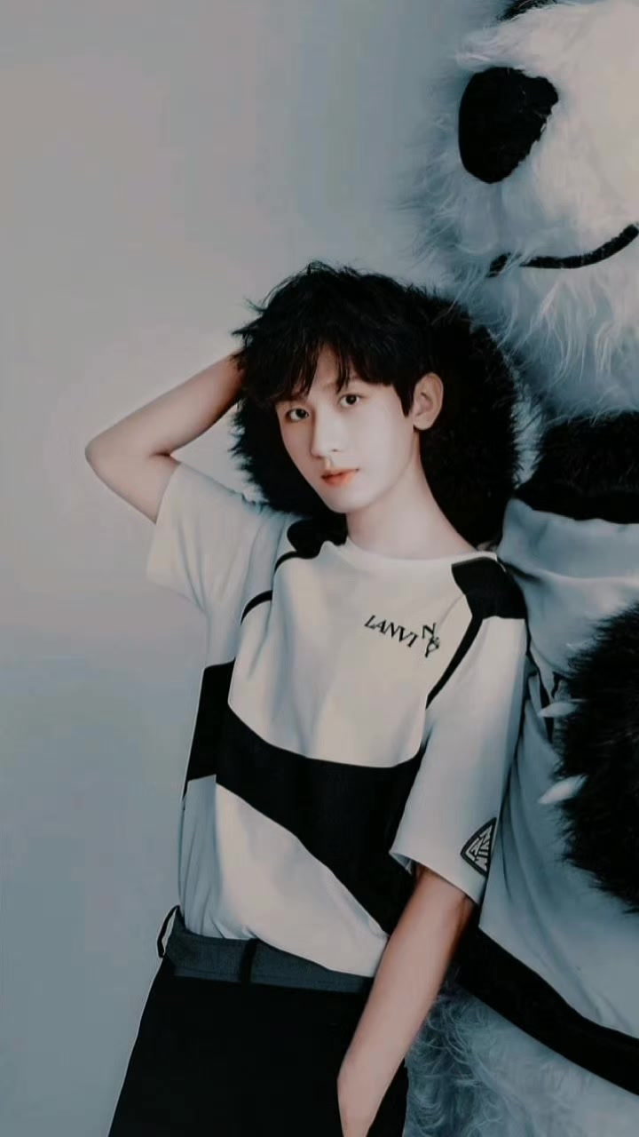 @𝐂𝐇𝐄𝐍𝐆 𝐘𝐈🌴
