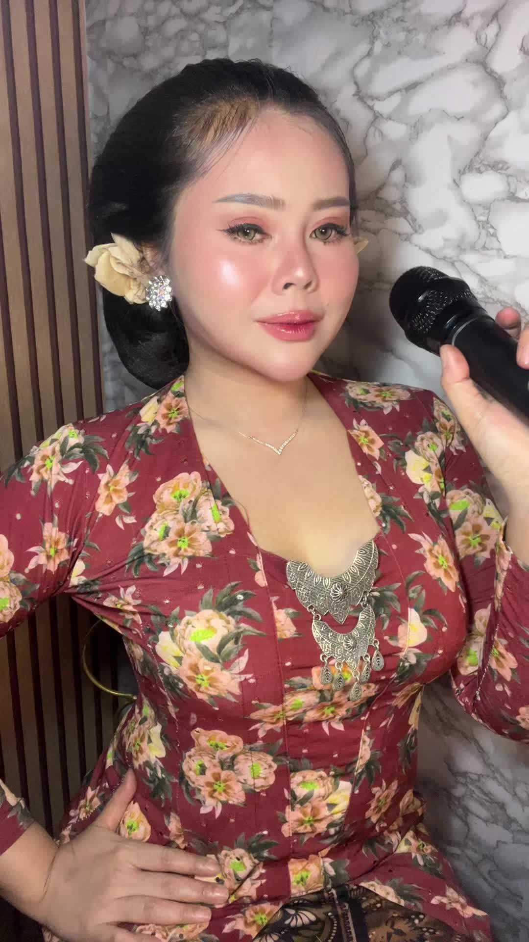 @🐷