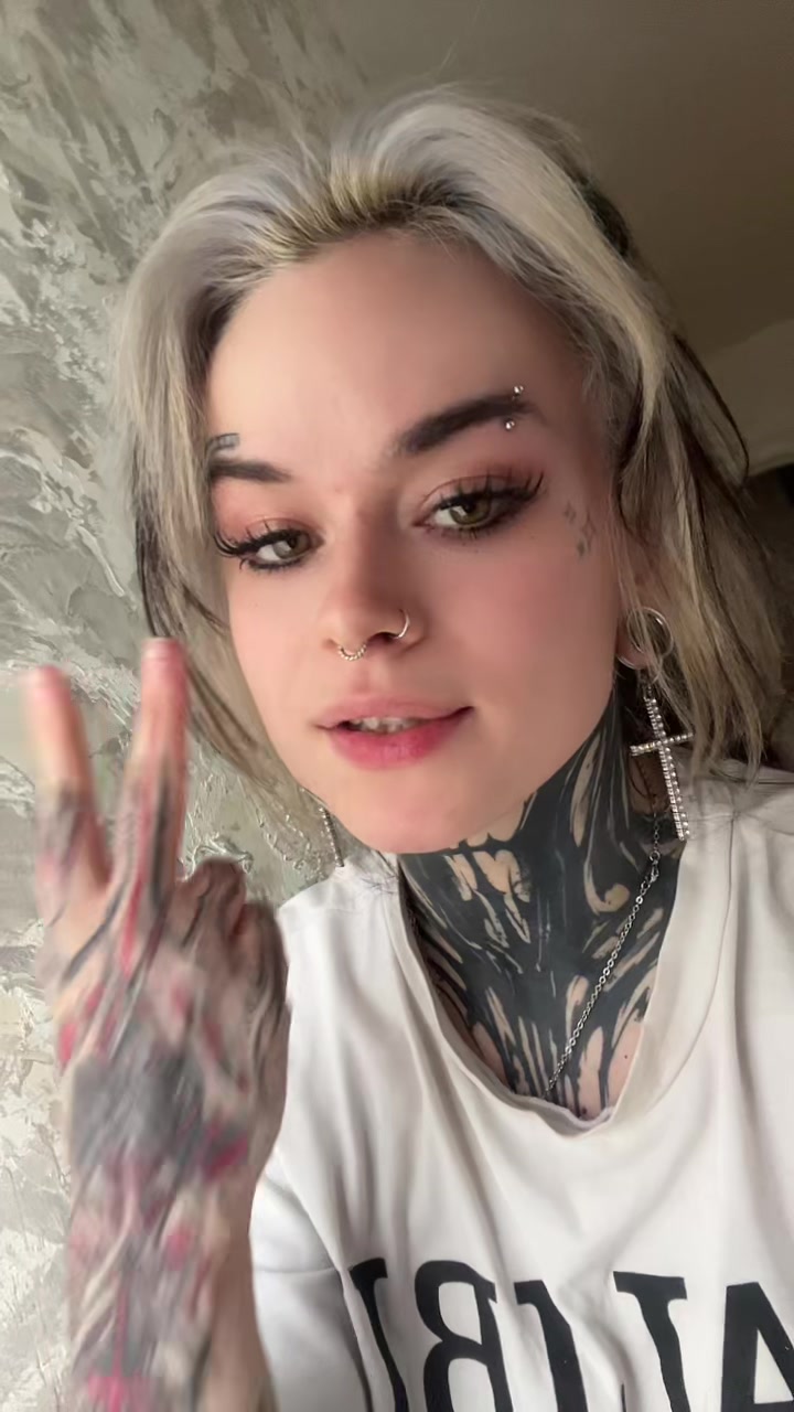 @Tsukini_suka🍅