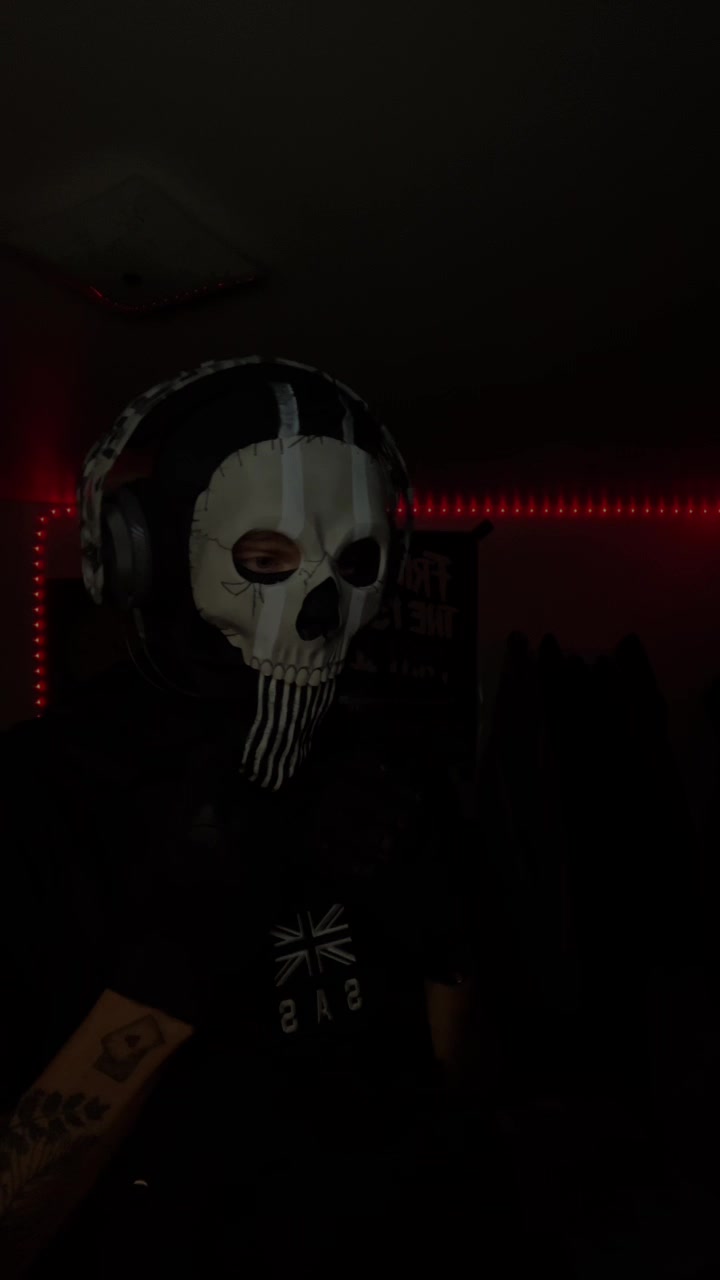 @𝕷𝖔𝖓𝖊𝖑𝖞 𝕲𝖍𝖔𝖘𝖙