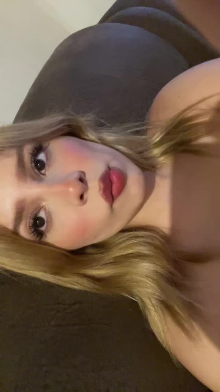 @iamlyndseyy