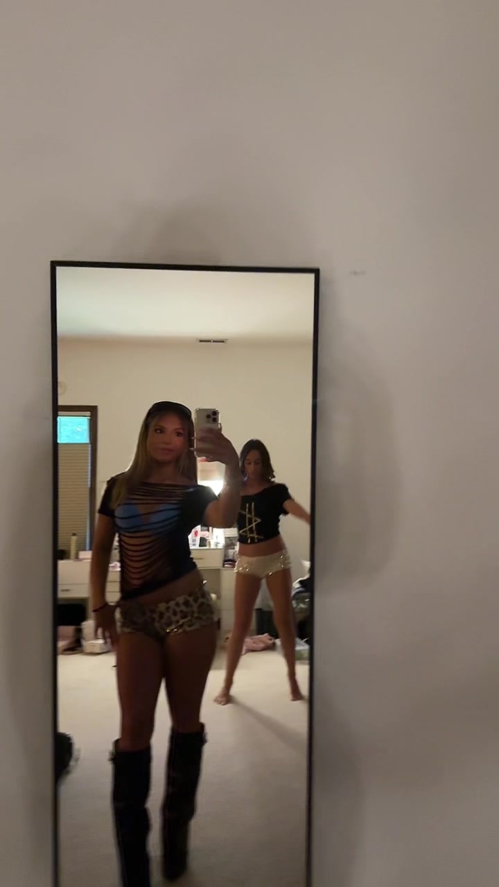 @???