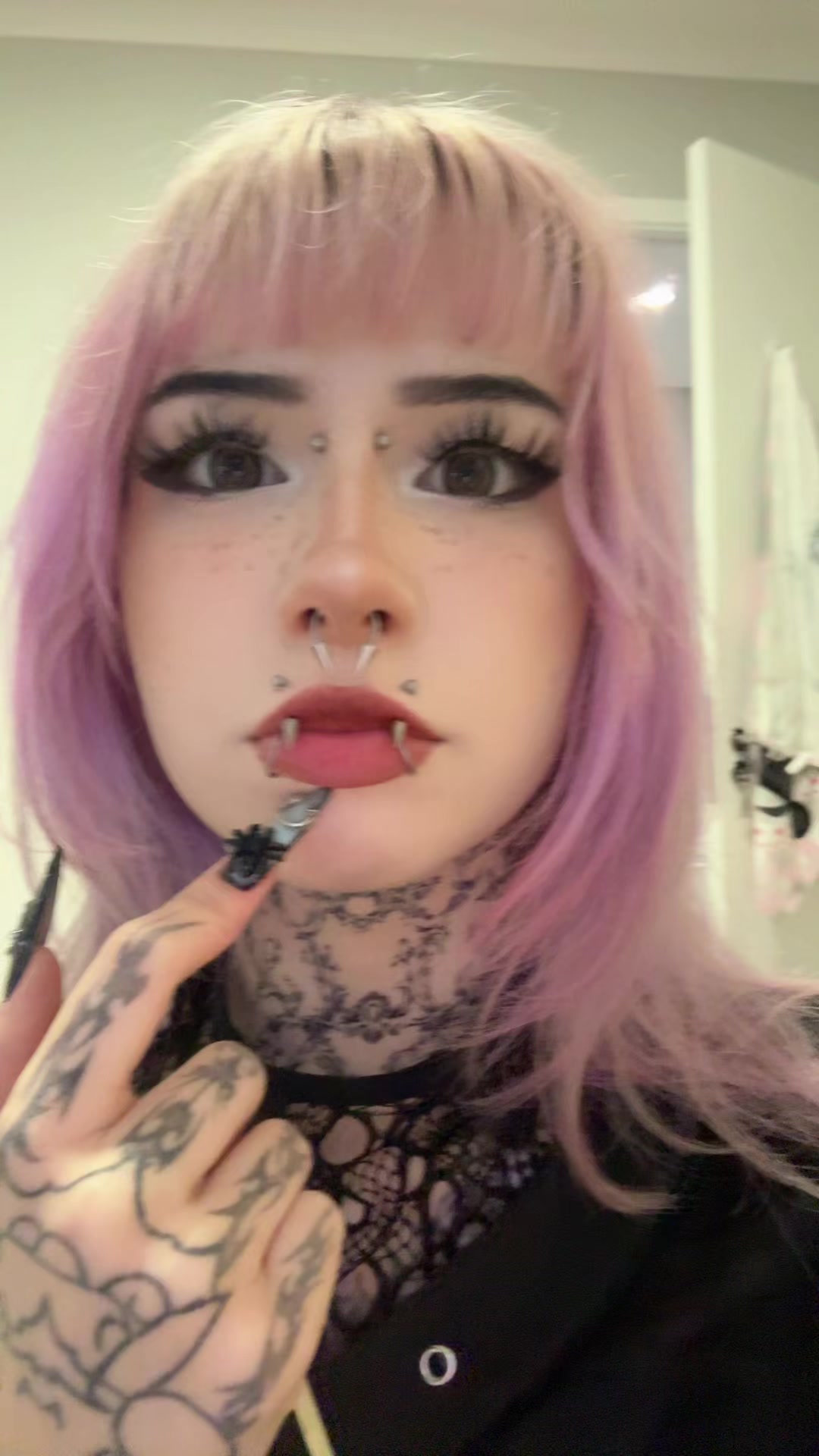 @lu