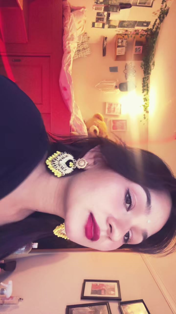 @ALINA🌸