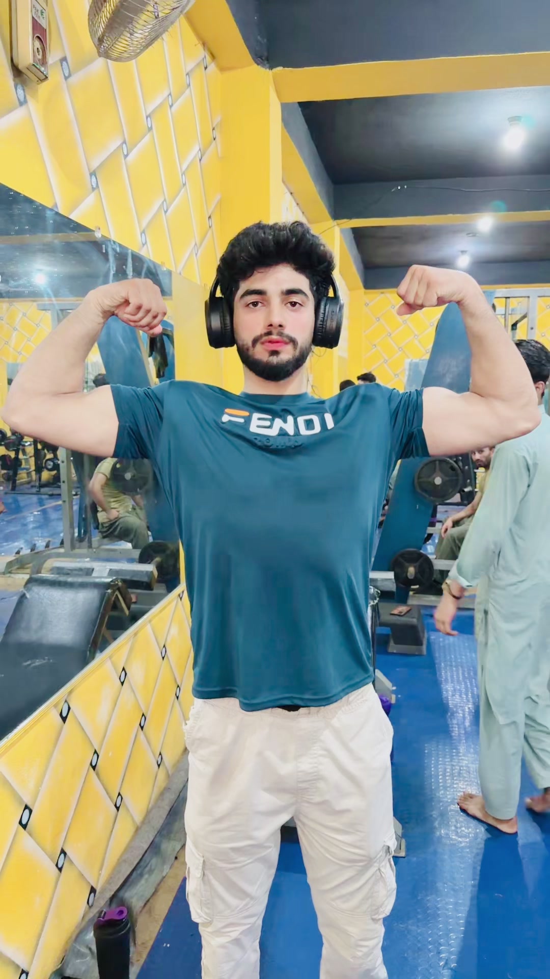 @usman hu yarr😍