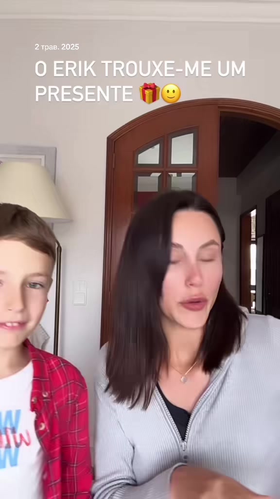 @Фіалка - філолог, викладач.