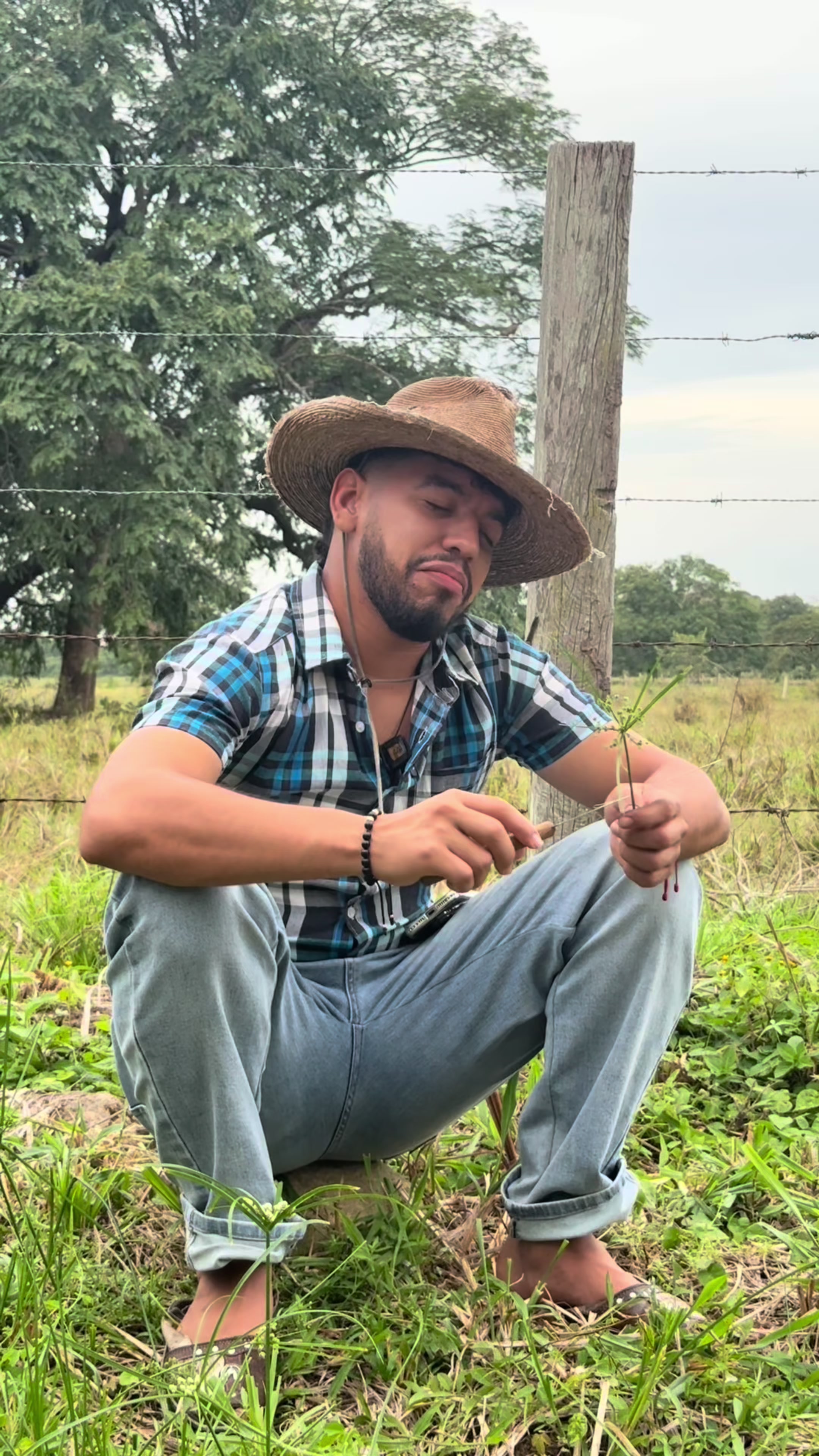 @Deiburgos15