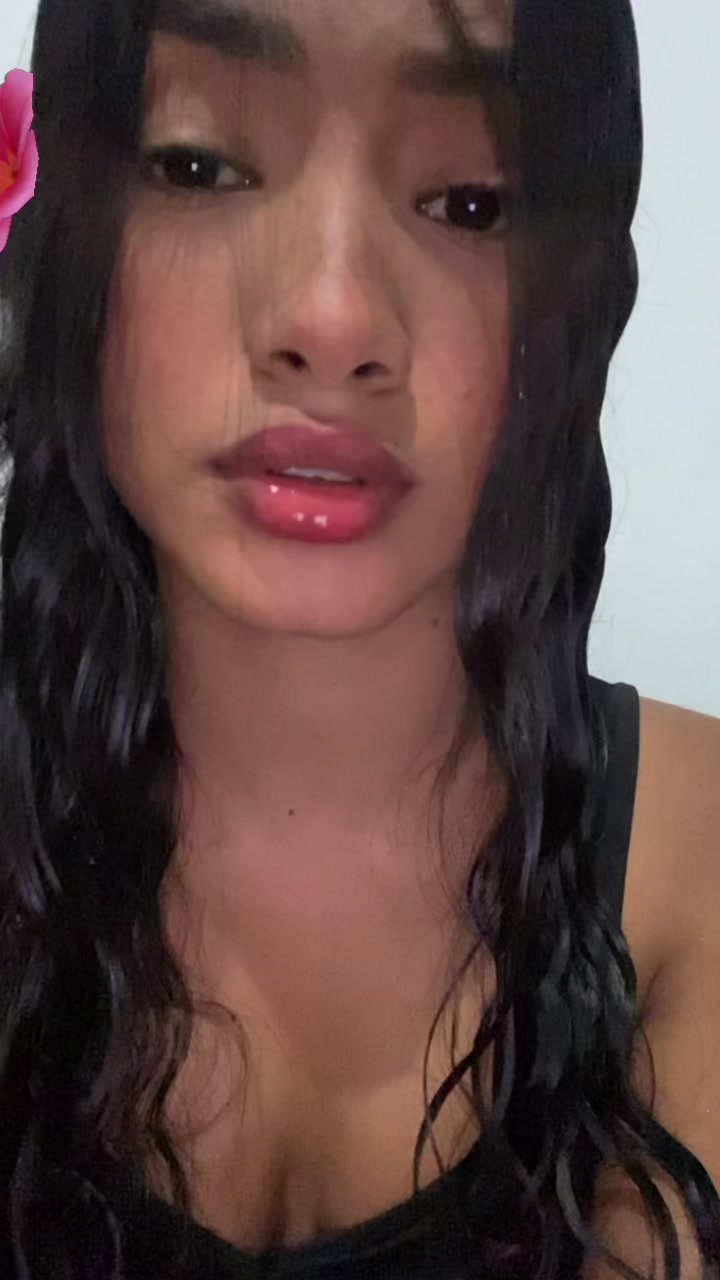 @Valentina🖤.