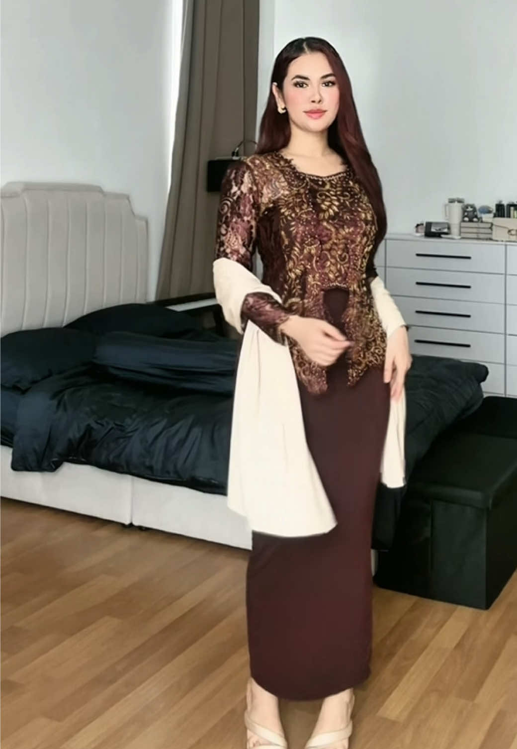 @Debvchi