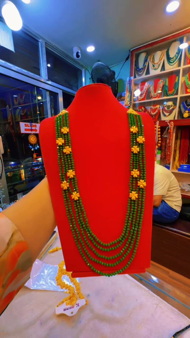 @🧿Divya thakuri 🧿( designer )