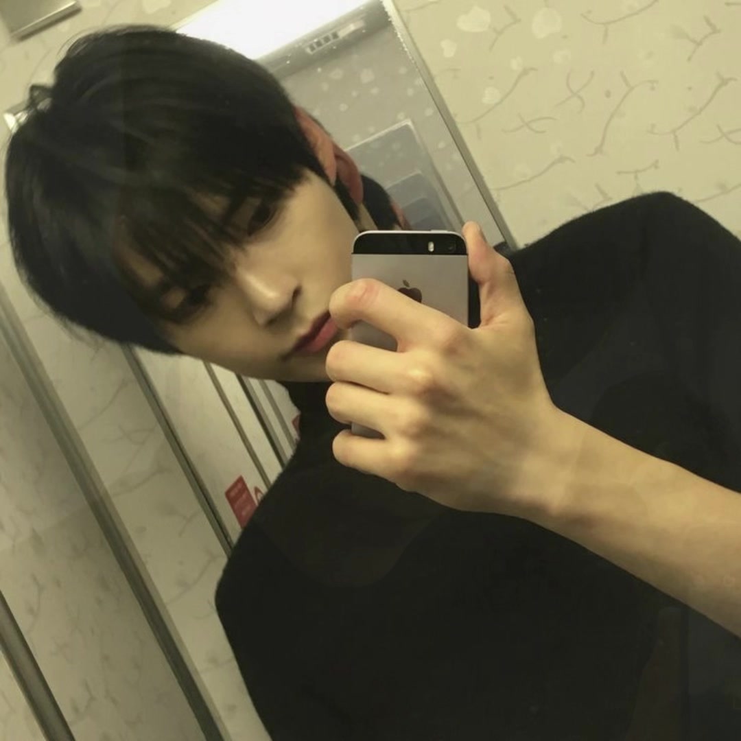 @⃟