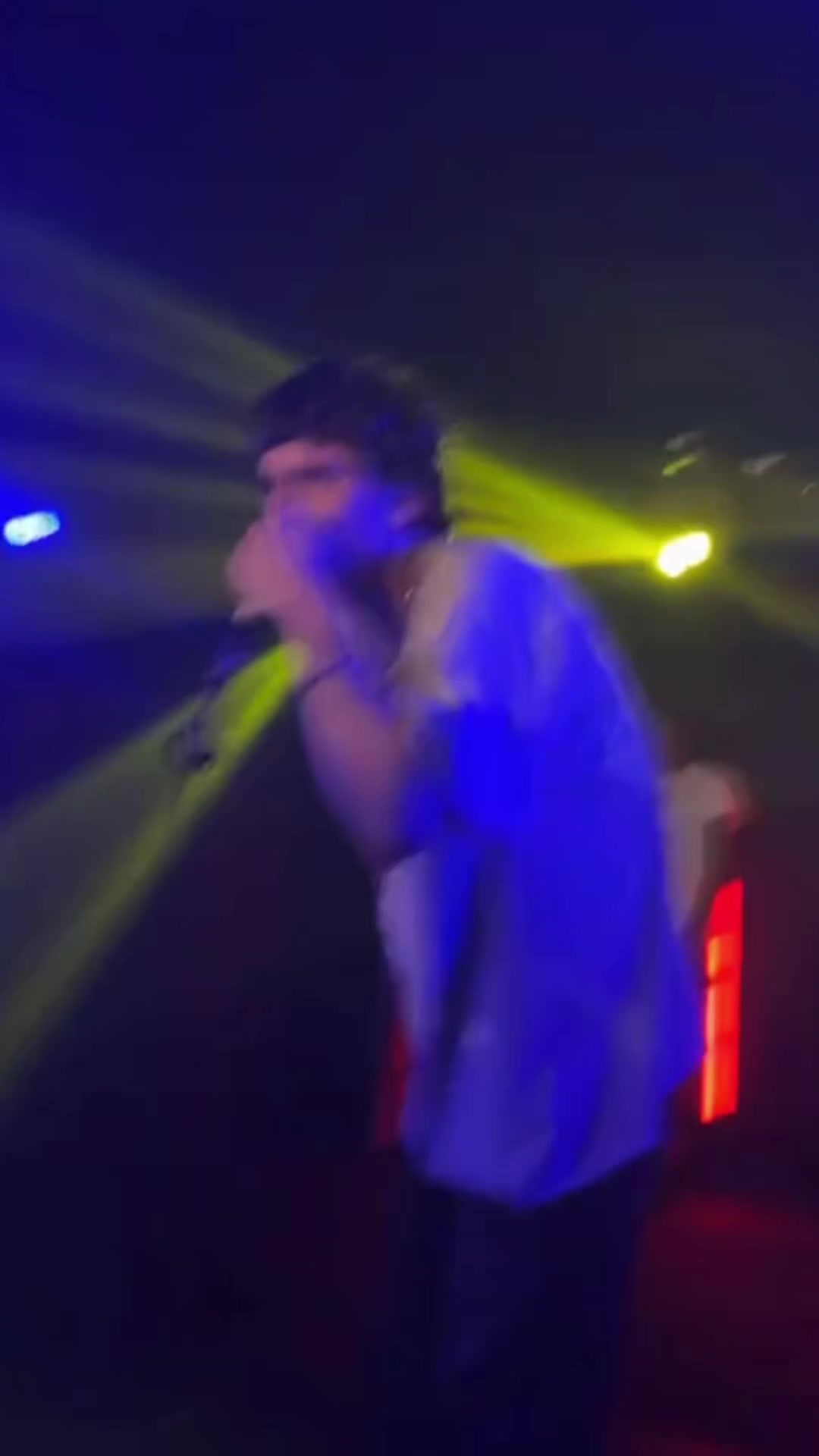 @🐰