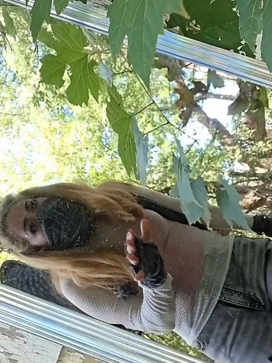 @WelcomeToTheDeadCave