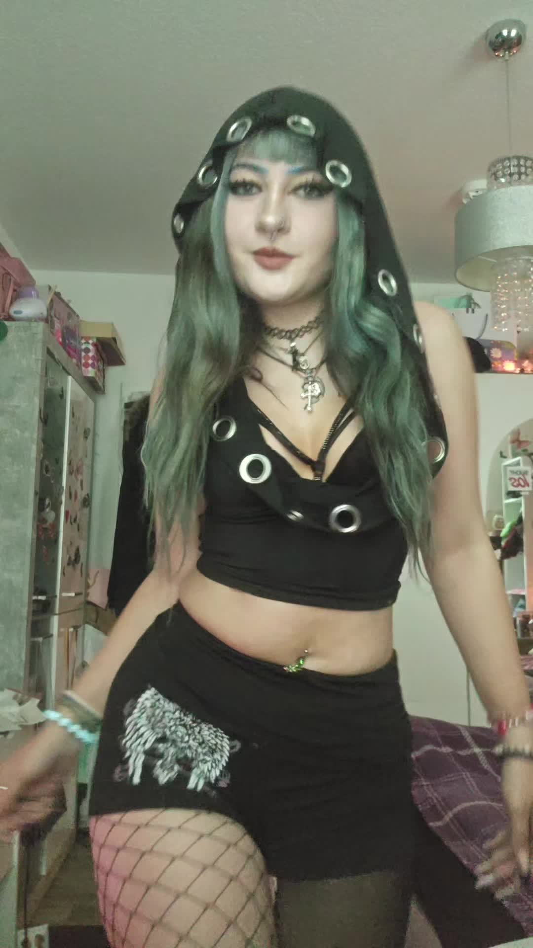 @𝑘𝑢𝑟𝑜𝑚𝑖🧚&zwj;♀️🔮