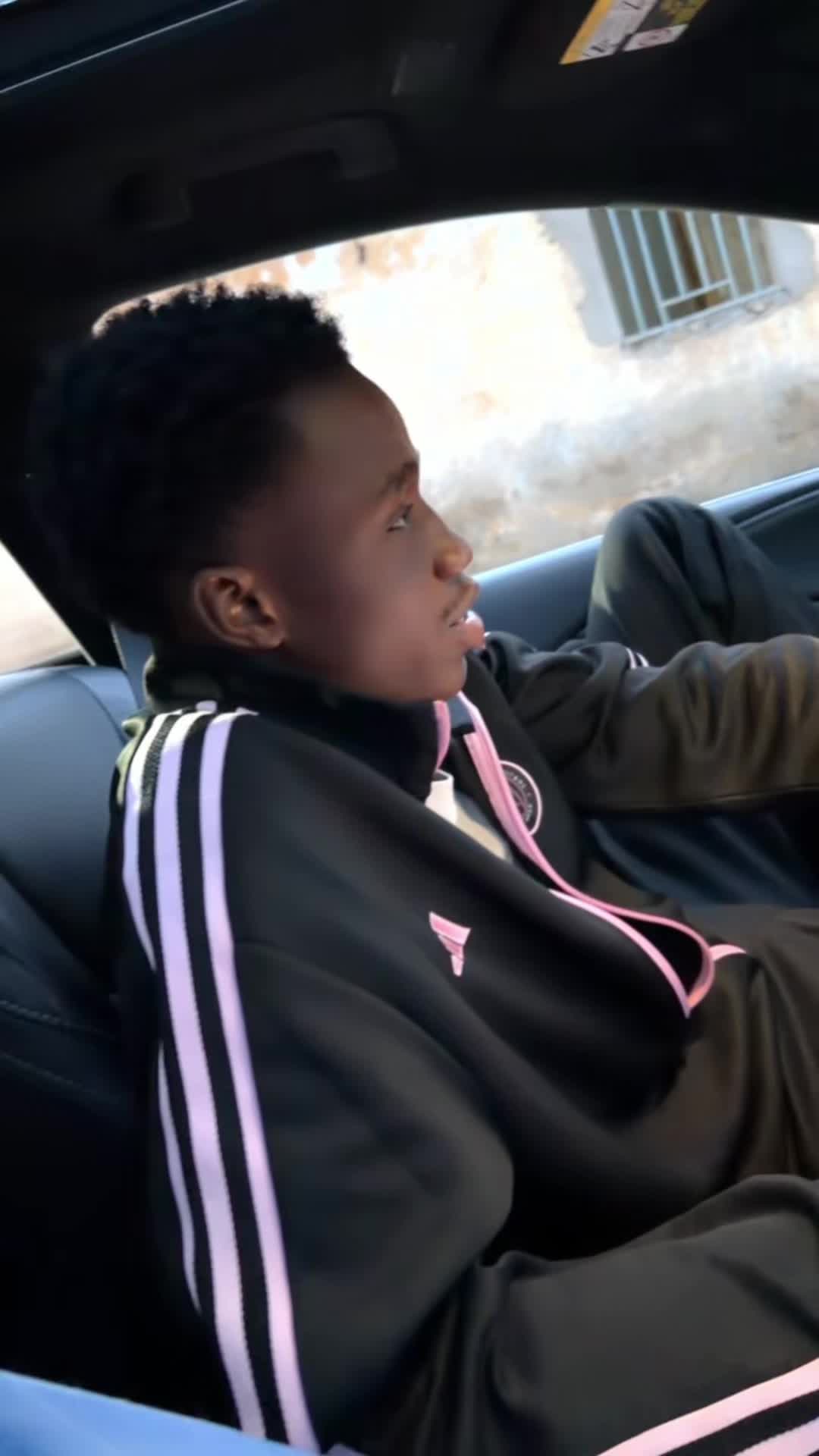 @EMPEREUR KING T🤴🥇🇬🇳🇺🇸
