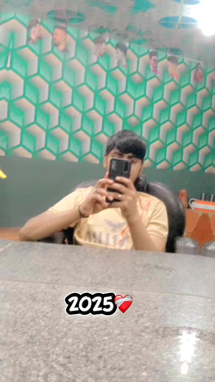 @معصوم پرندہ ظالم شکاری🦜🐦🥷
