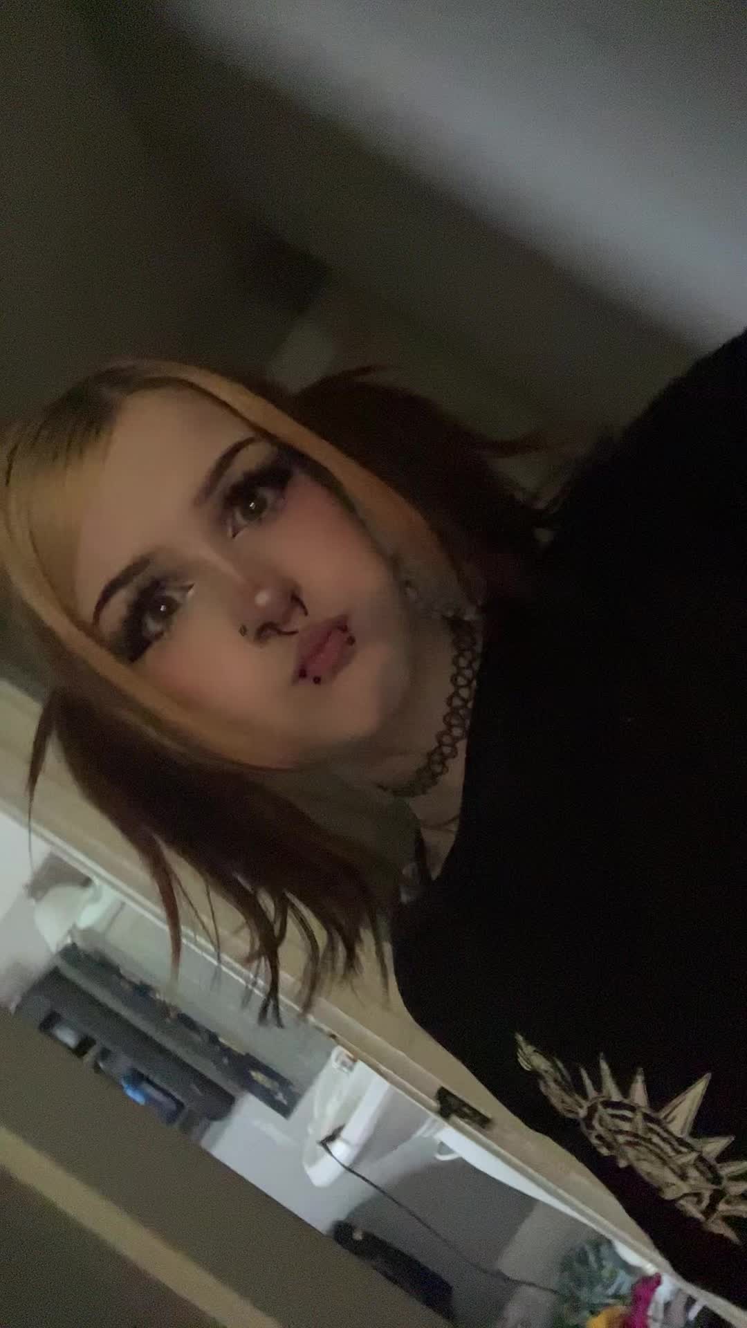 @sav (҂&deg;ロ&deg;)