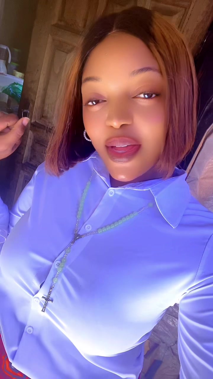 @LilyLups🦋