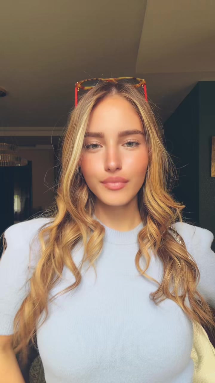 @elena