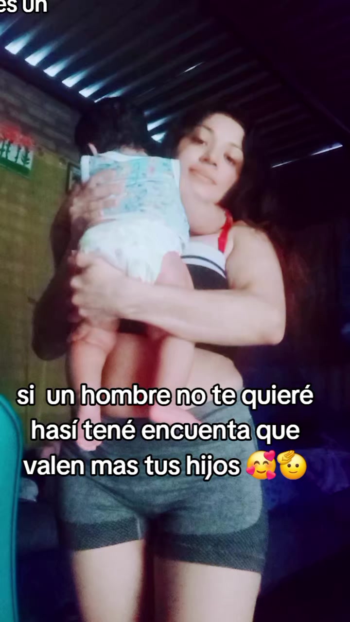 @la florecita olanchana❤️ 👸👸
