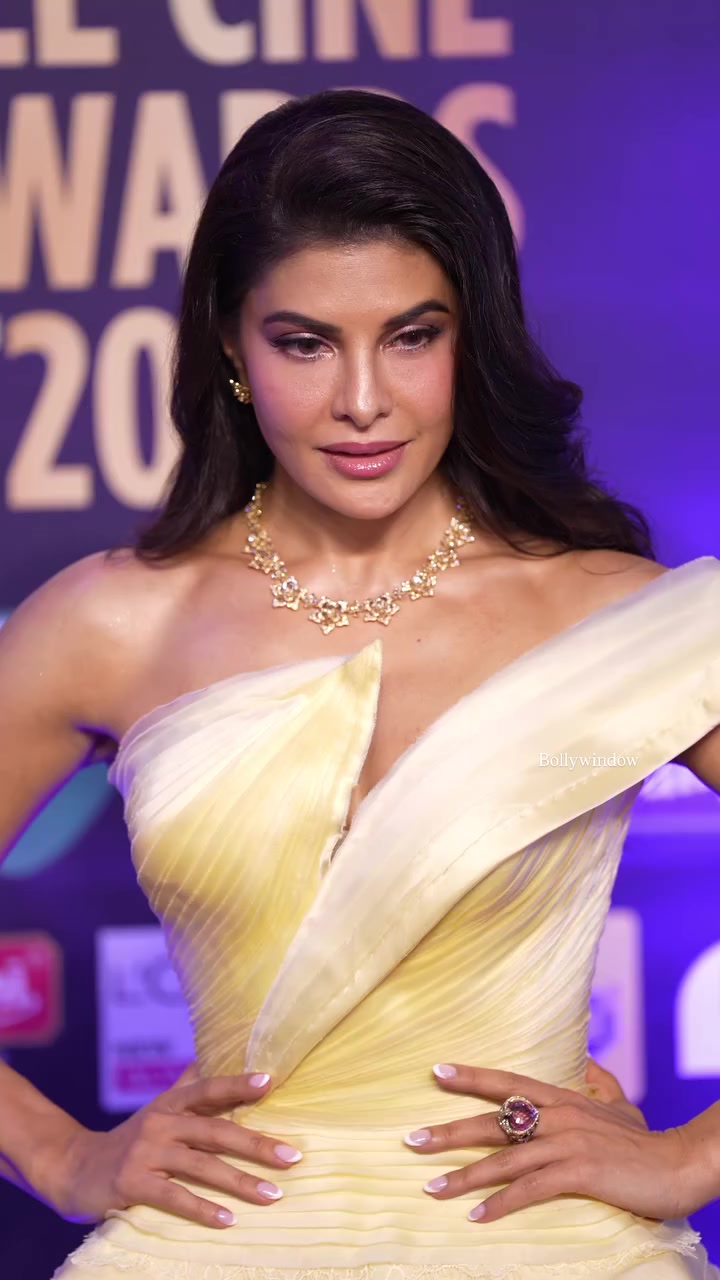 @BOLLYWOOD 360🔥🥵