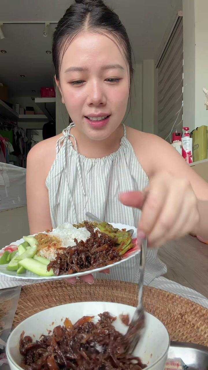 @Tiffany Htay