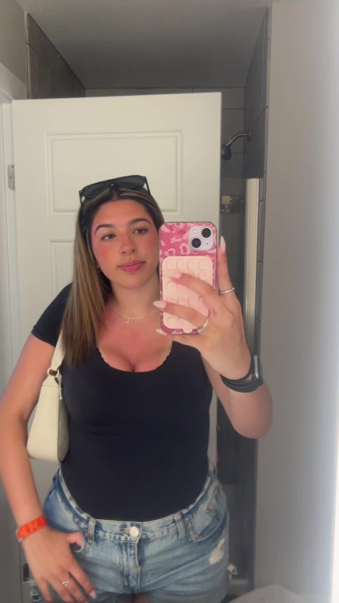 @lolavelezz