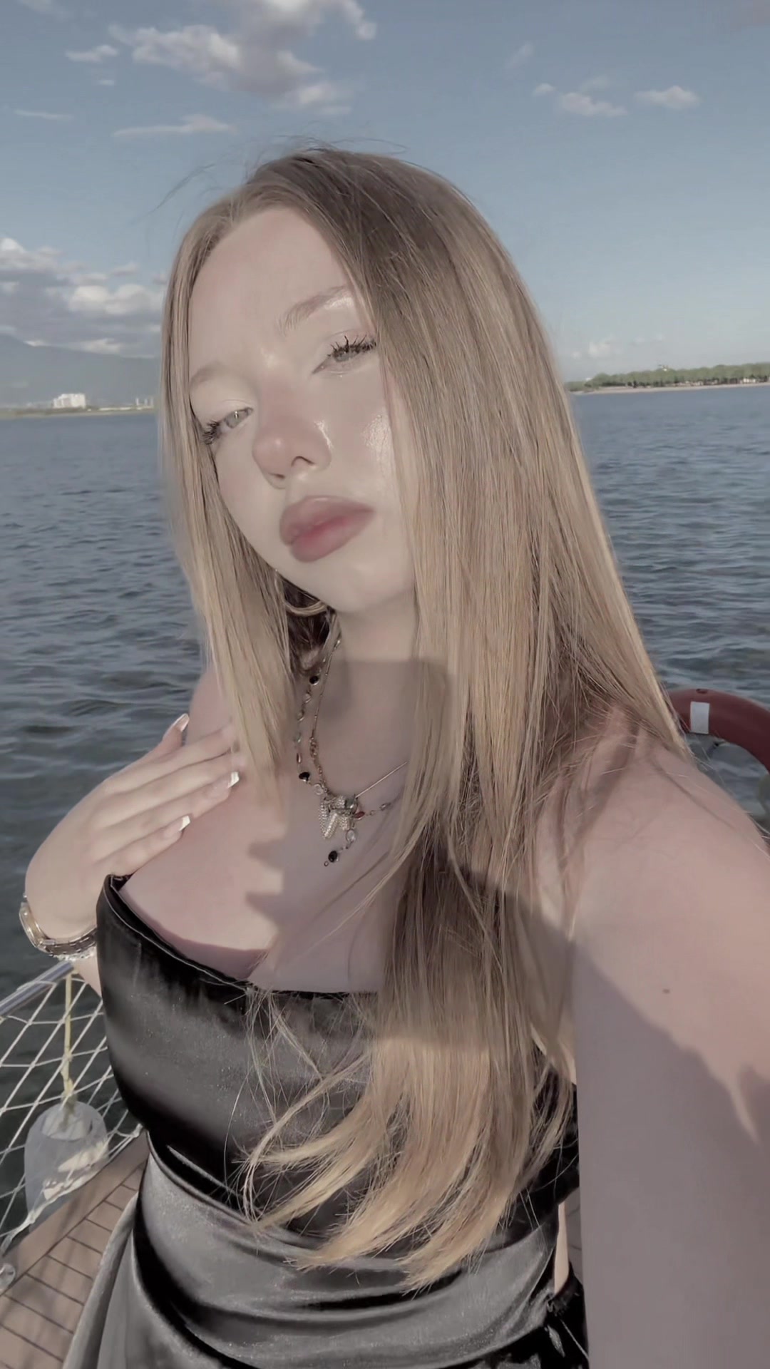 @𝑐𝑒𝑦𝑙𝑖𝑛𝑛