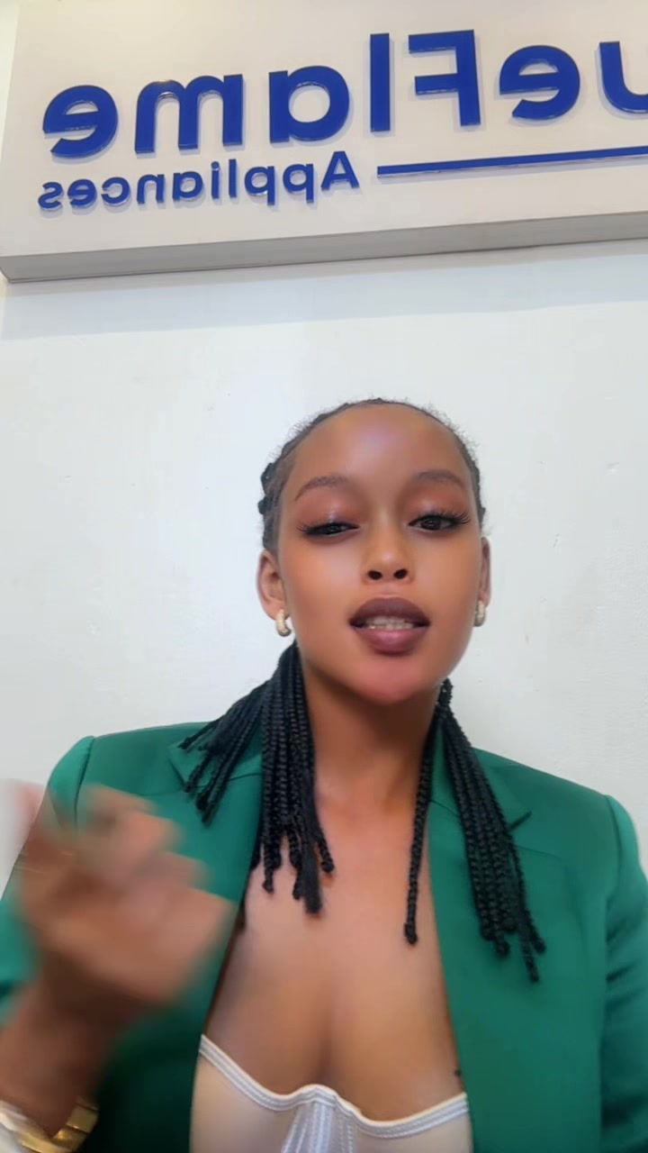 @Essie brownz🇷🇼🌹🇺🇬