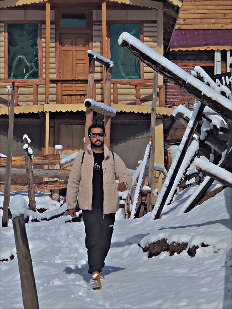 @Travel With ZAQIB 🇵🇰