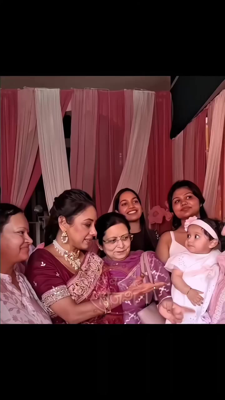 @❄️Rupali Ganguly❄️