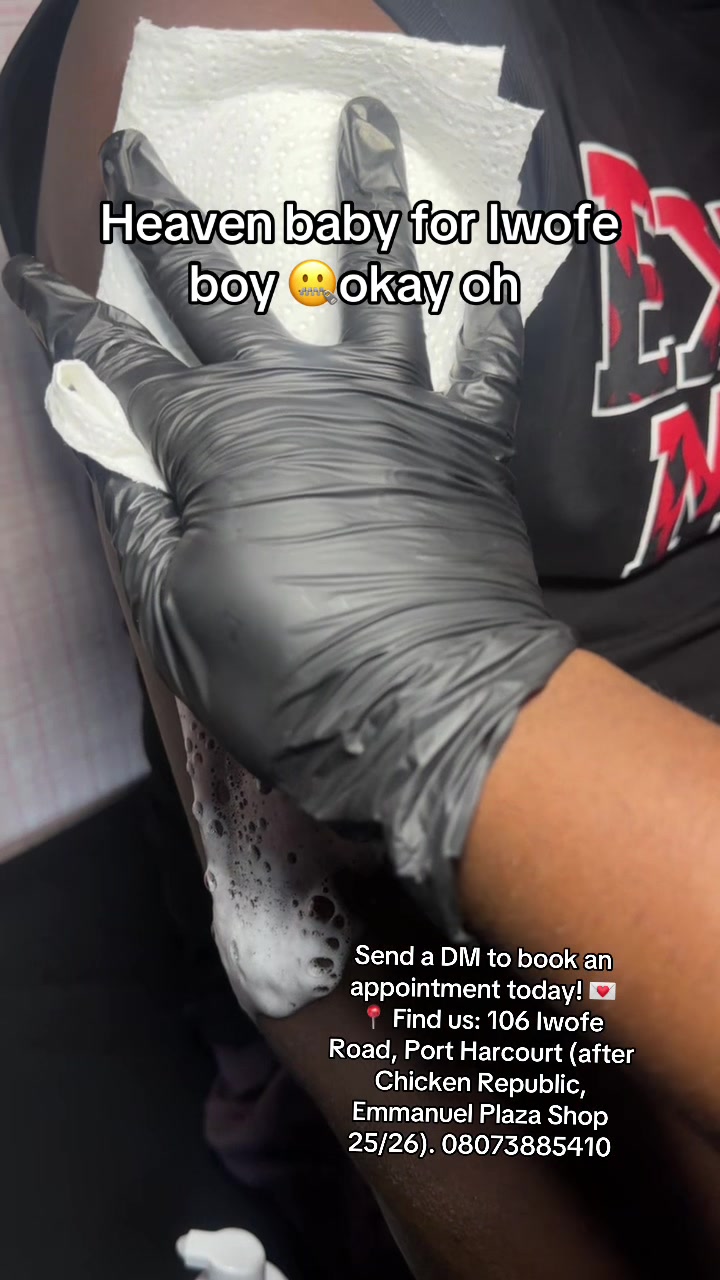 @Preshwaltz (nail/tattoo artist