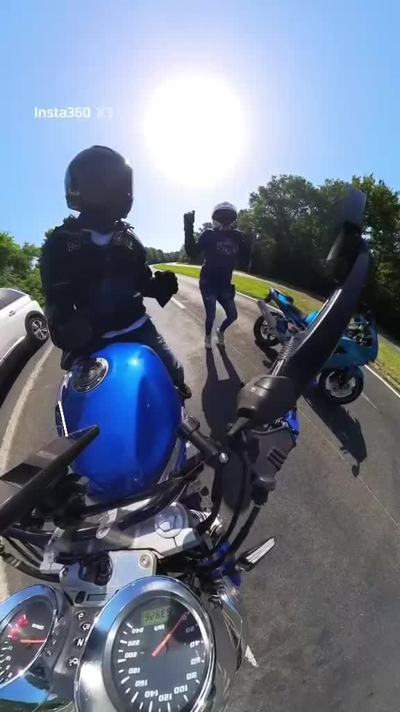 @LE MOTARD DANSANT