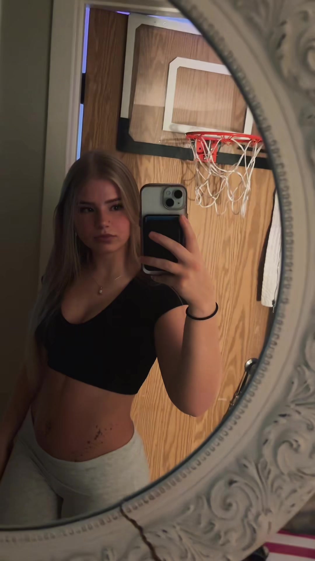@TayTay😋