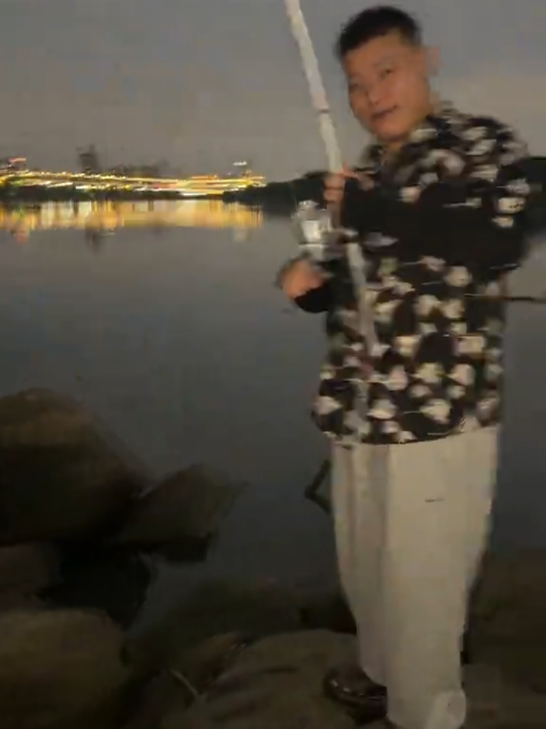 @法  務  部  矯  歪  署