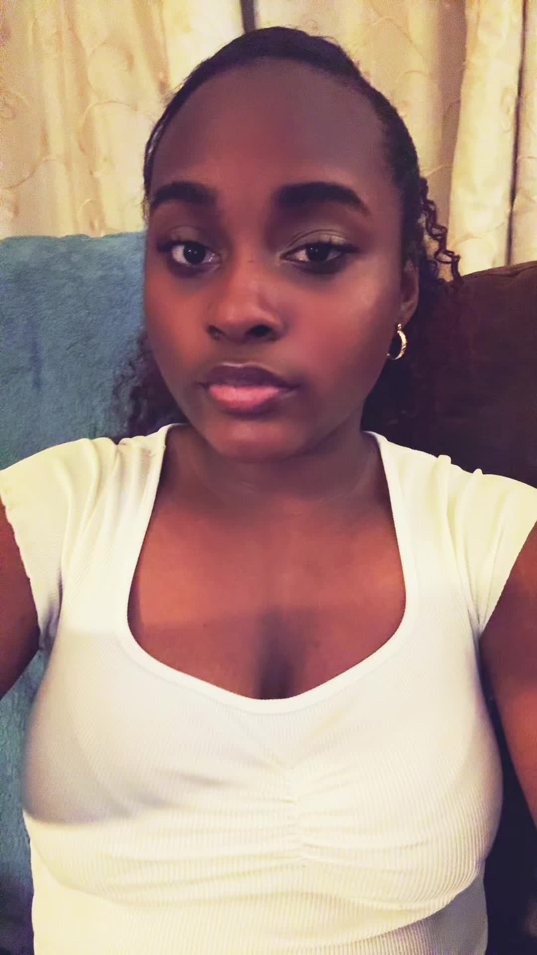 @👩🏾🦲baldie 👩🏾🦲