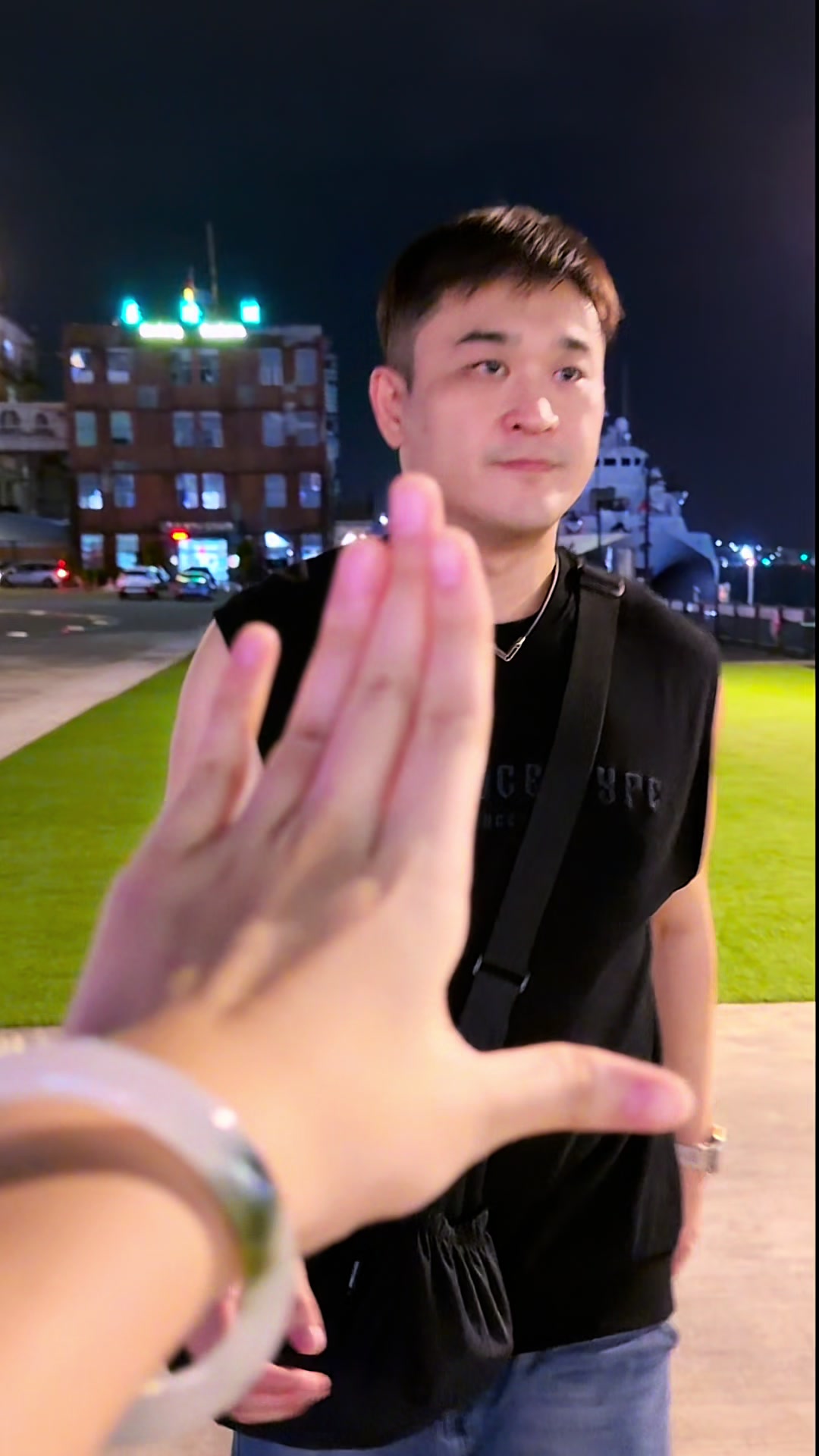 @愛立刻思