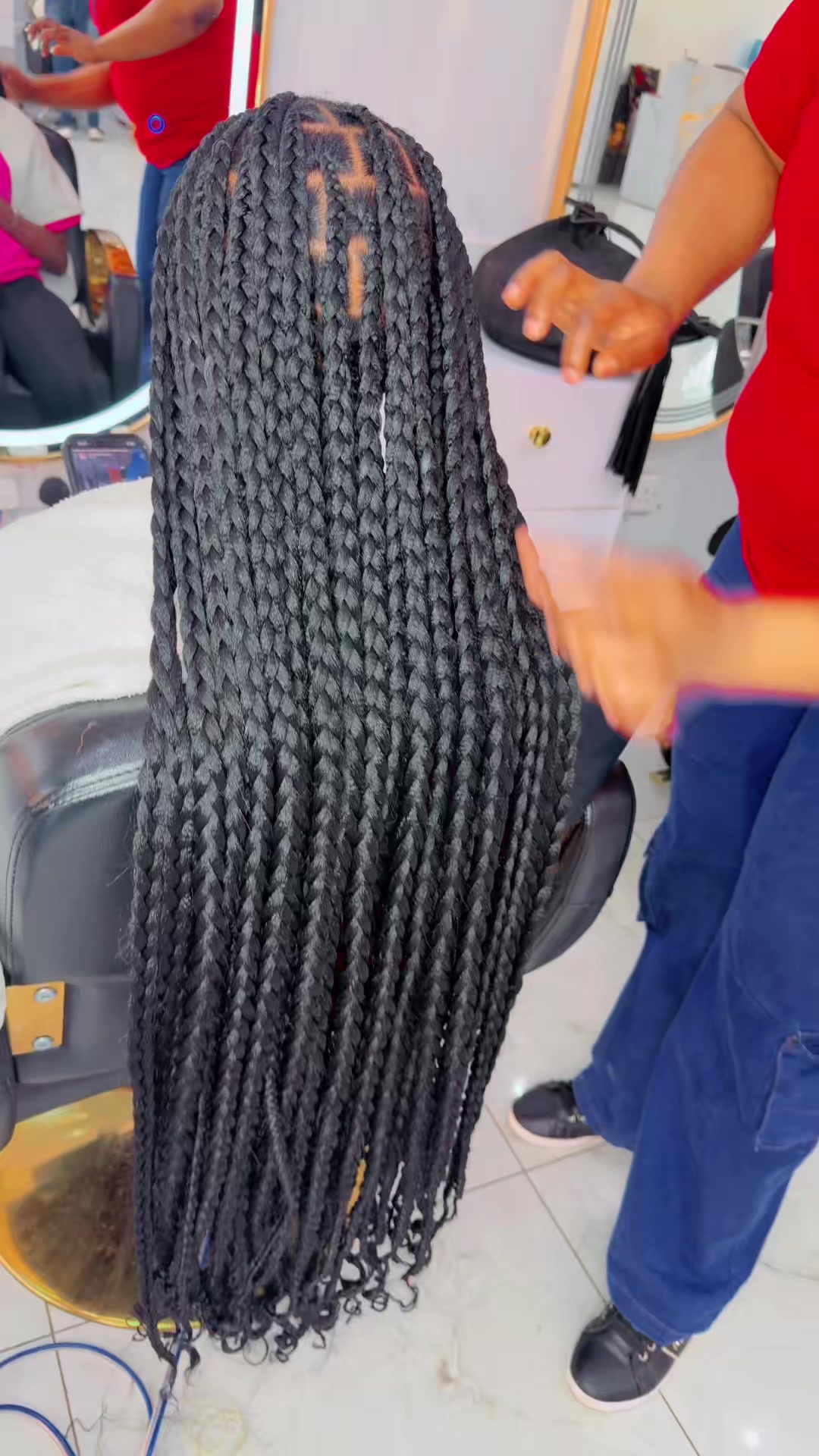 @GEECURLY SALON