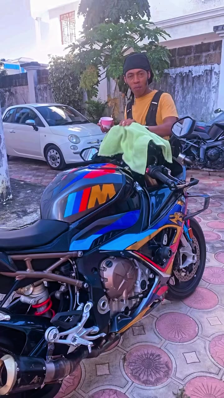 @RobbieMotoBikers🔥