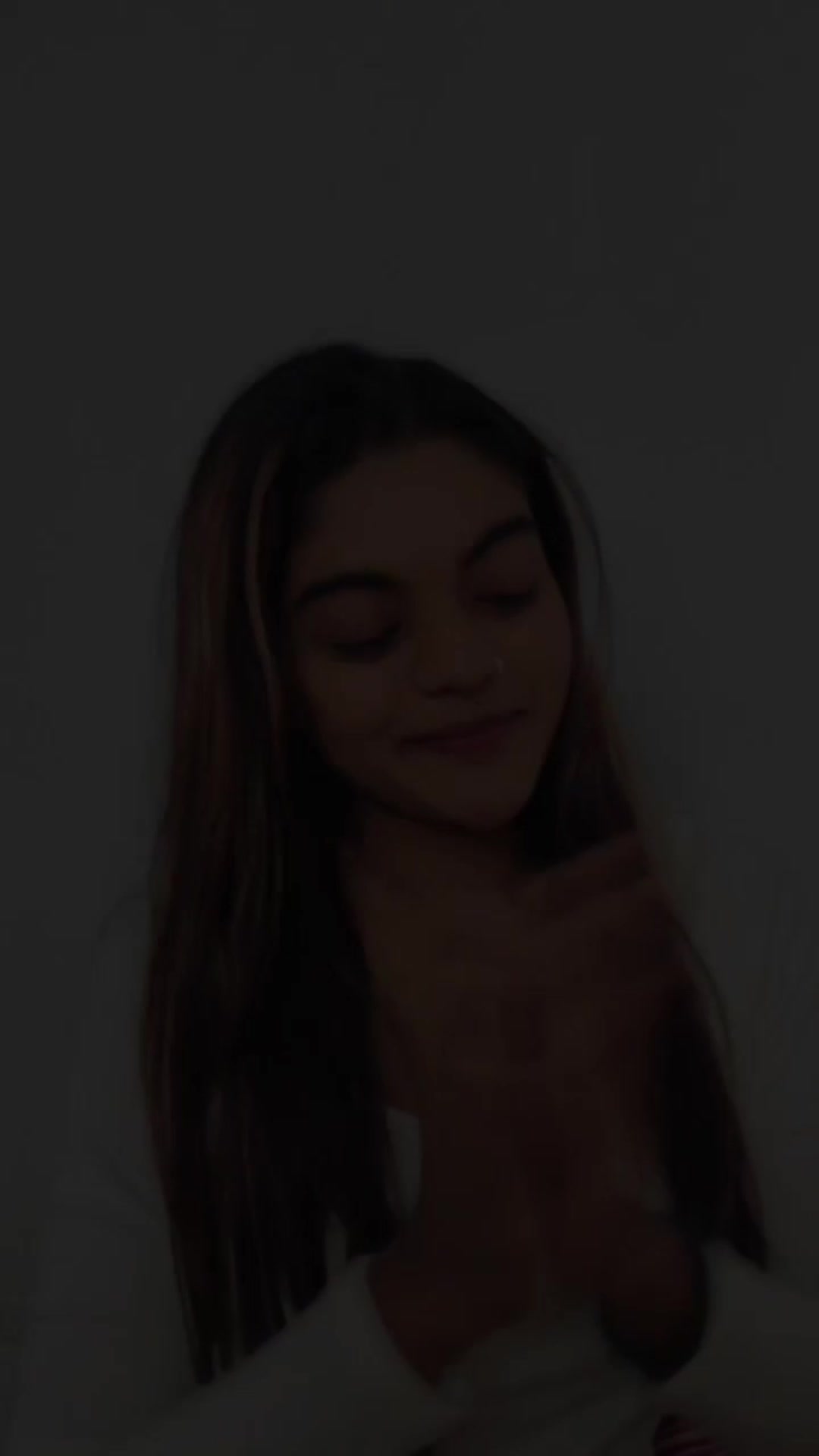 @أنيتا👀🤍🌙
