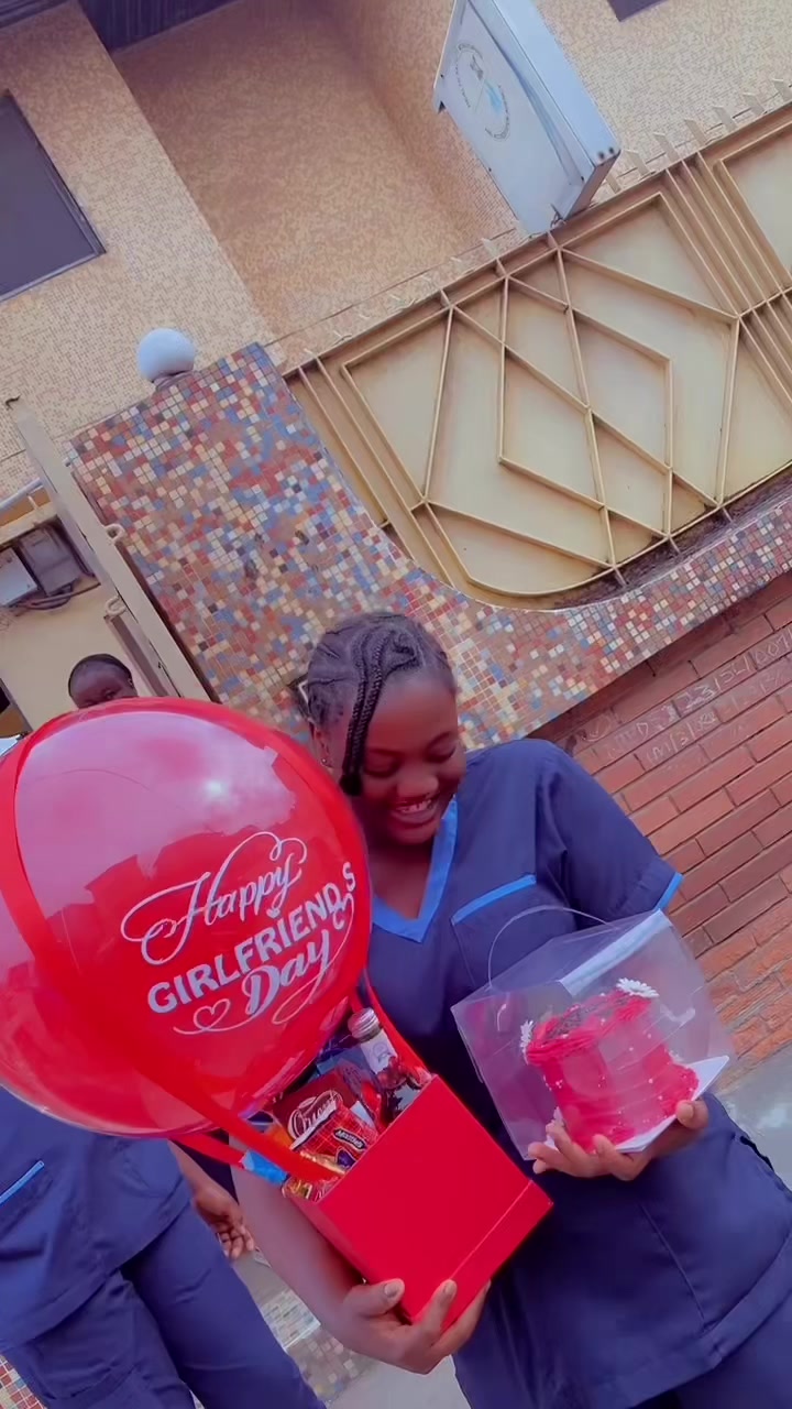 @Amoke ~ Surprises ❤️