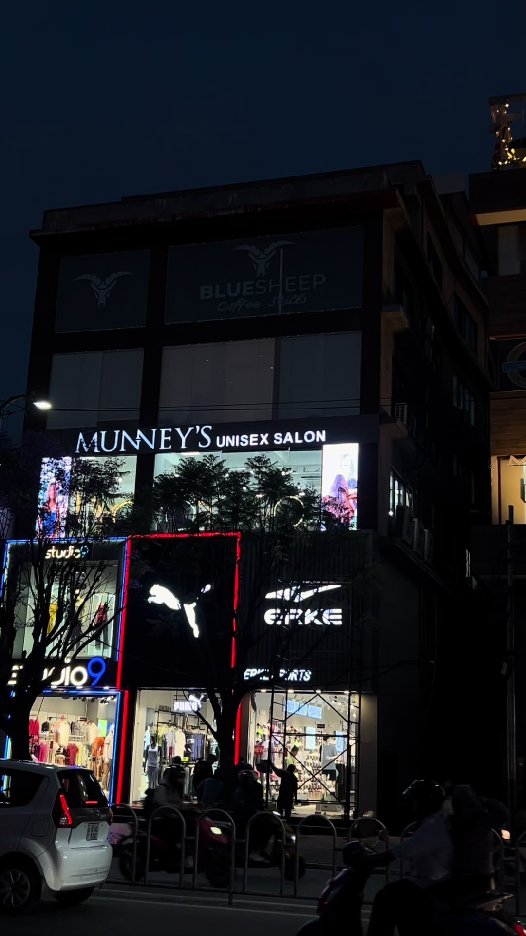 @Munney salon