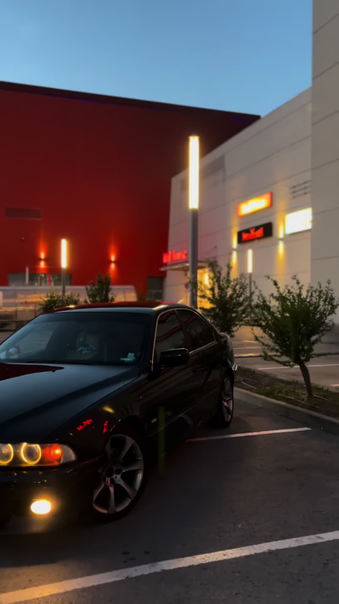 @n.mollov.e39