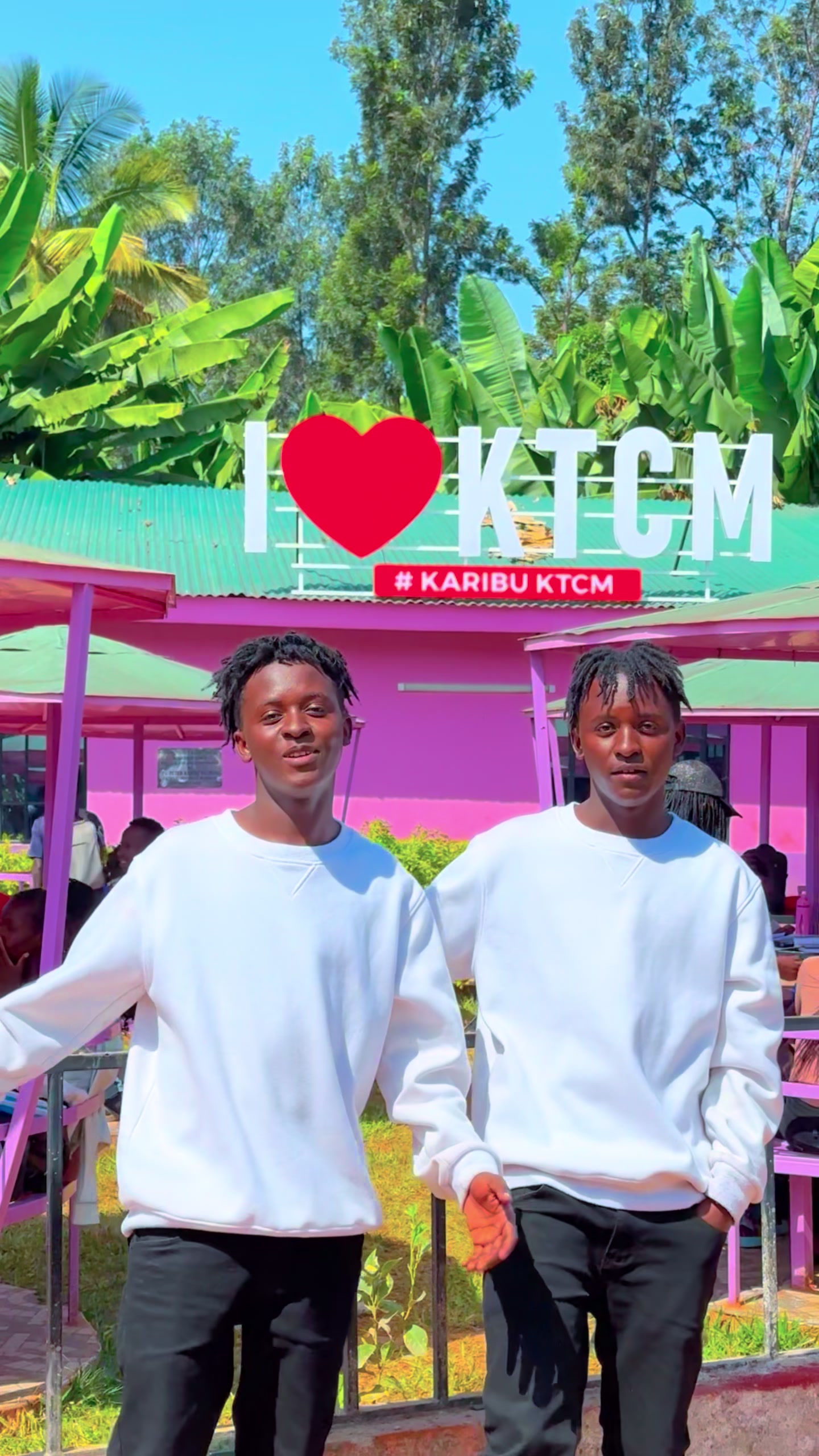 @Twinstars Africana🇰🇪