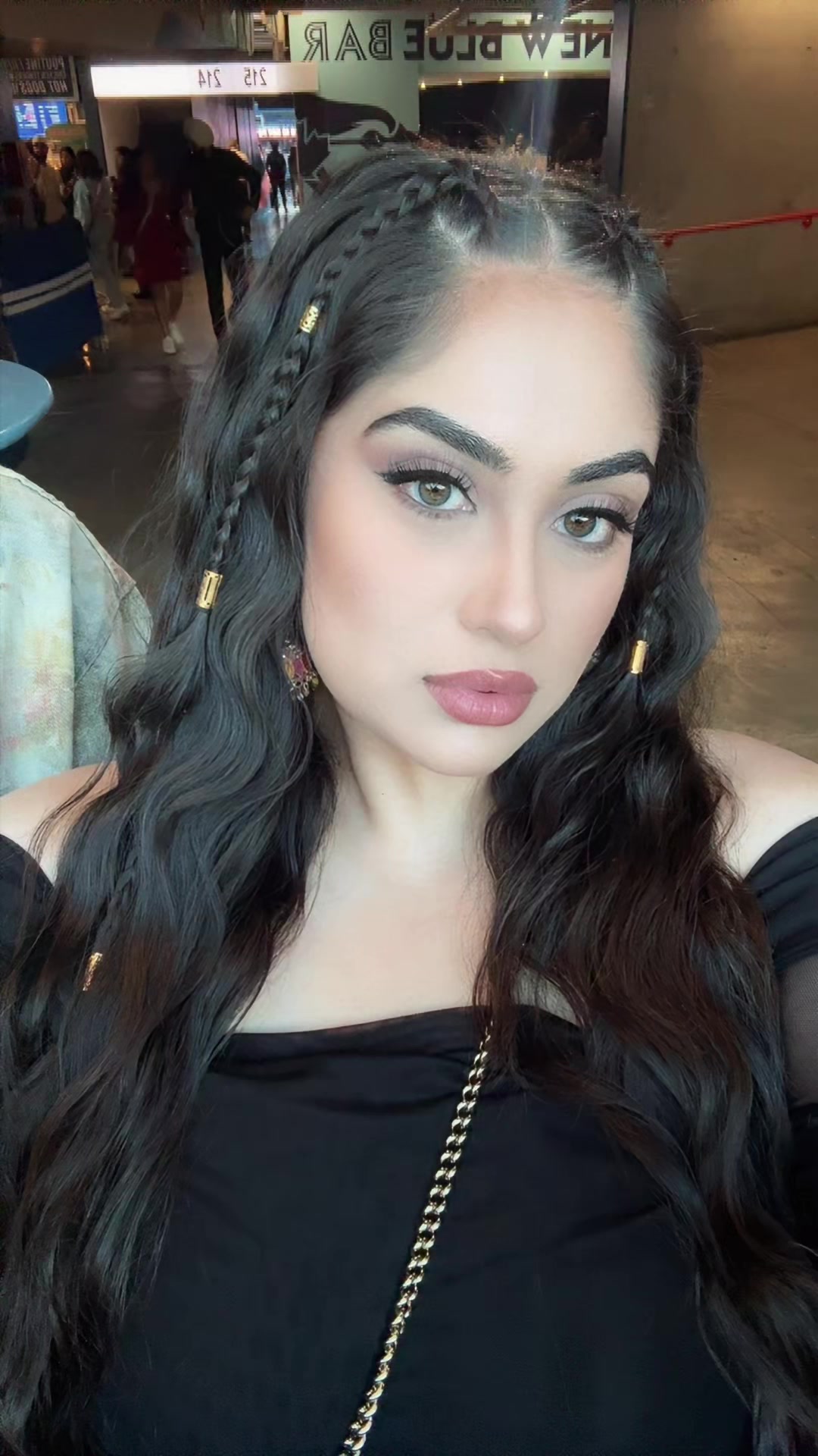 @Kthind_